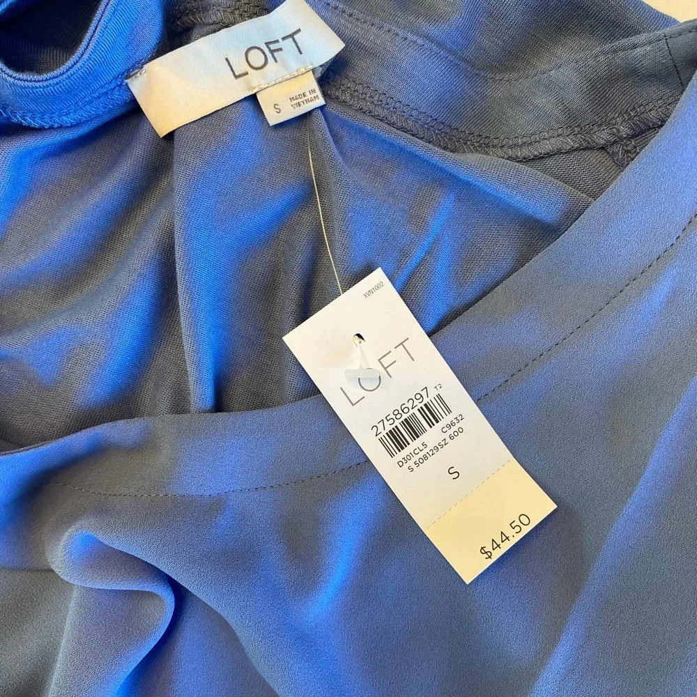 Loft Split neck blue Tee size small